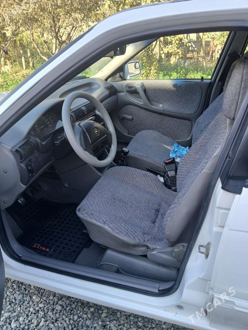 Opel Astra 1992 - 42 000 TMT - Бахарден - img 1