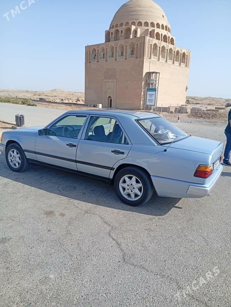 Mercedes-Benz 300E 1989 - 60 000 TMT - Мары - img 1