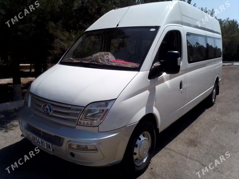 Toyota Hiace 2017 - 300 000 TMT - Türkmenbaşy - img 1