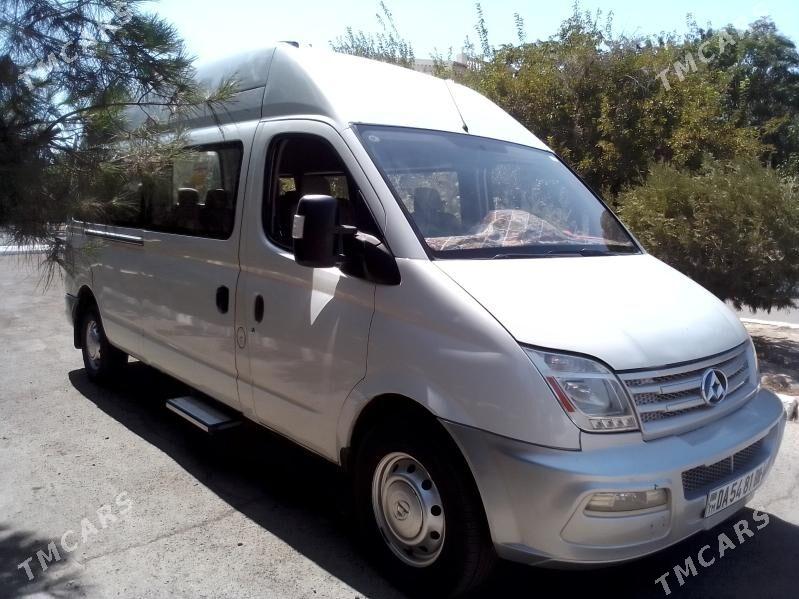 Toyota Hiace 2017 - 300 000 TMT - Türkmenbaşy - img 5