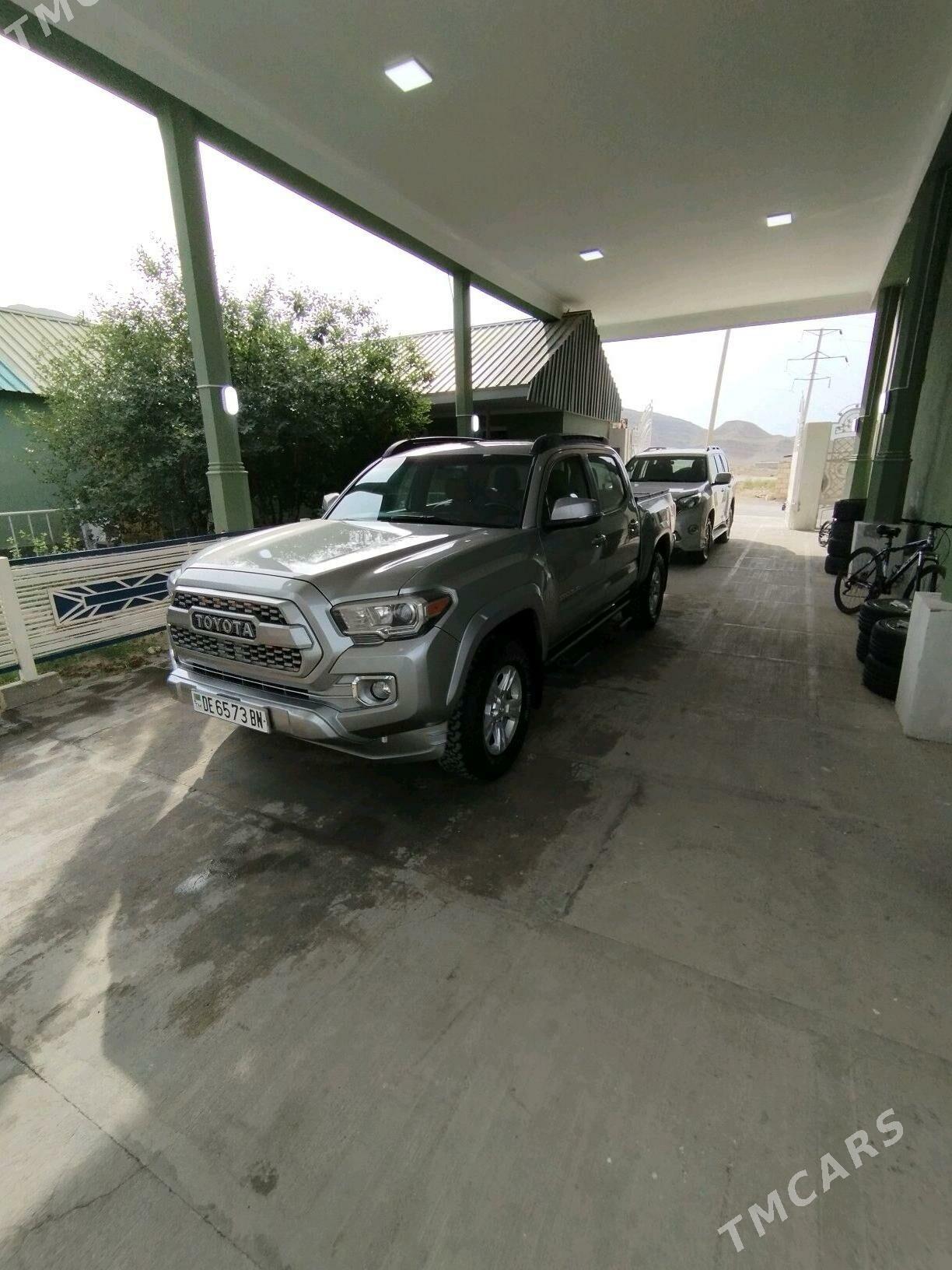 Toyota Tacoma 2016 - 400 000 TMT - Балканабат - img 3