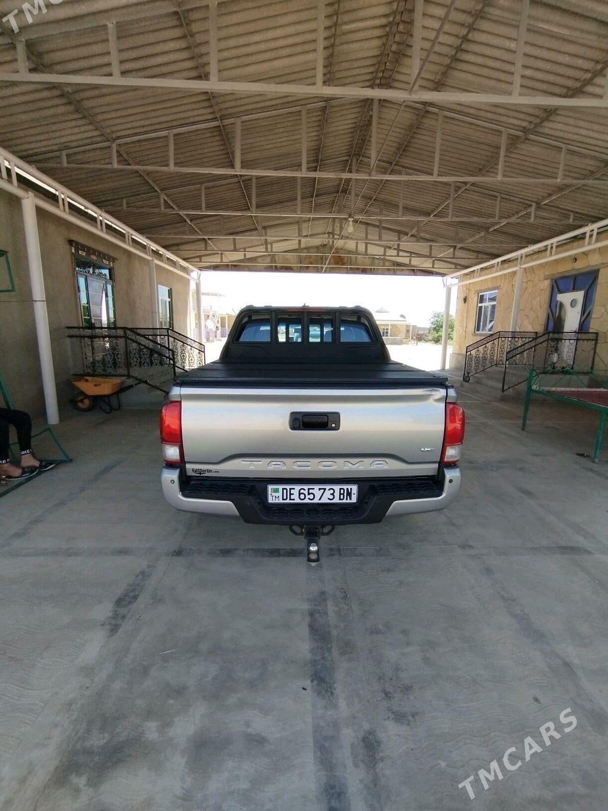 Toyota Tacoma 2016 - 400 000 TMT - Балканабат - img 4