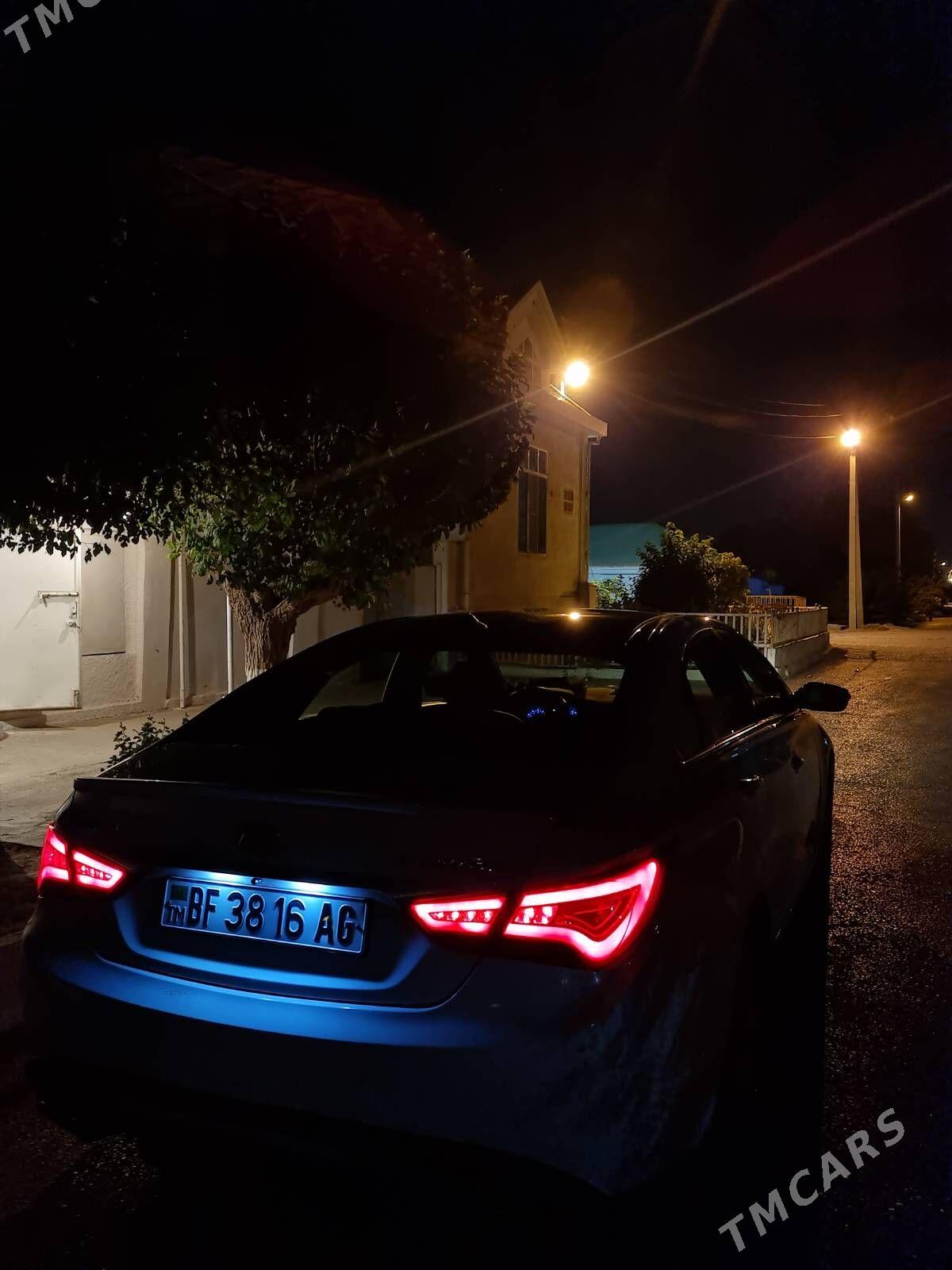 Hyundai Sonata 2010 - 175 000 TMT - Бузмеин - img 4