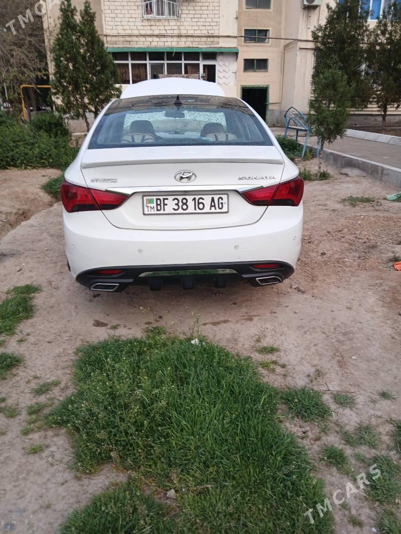Hyundai Sonata 2010 - 175 000 TMT - Бузмеин - img 7