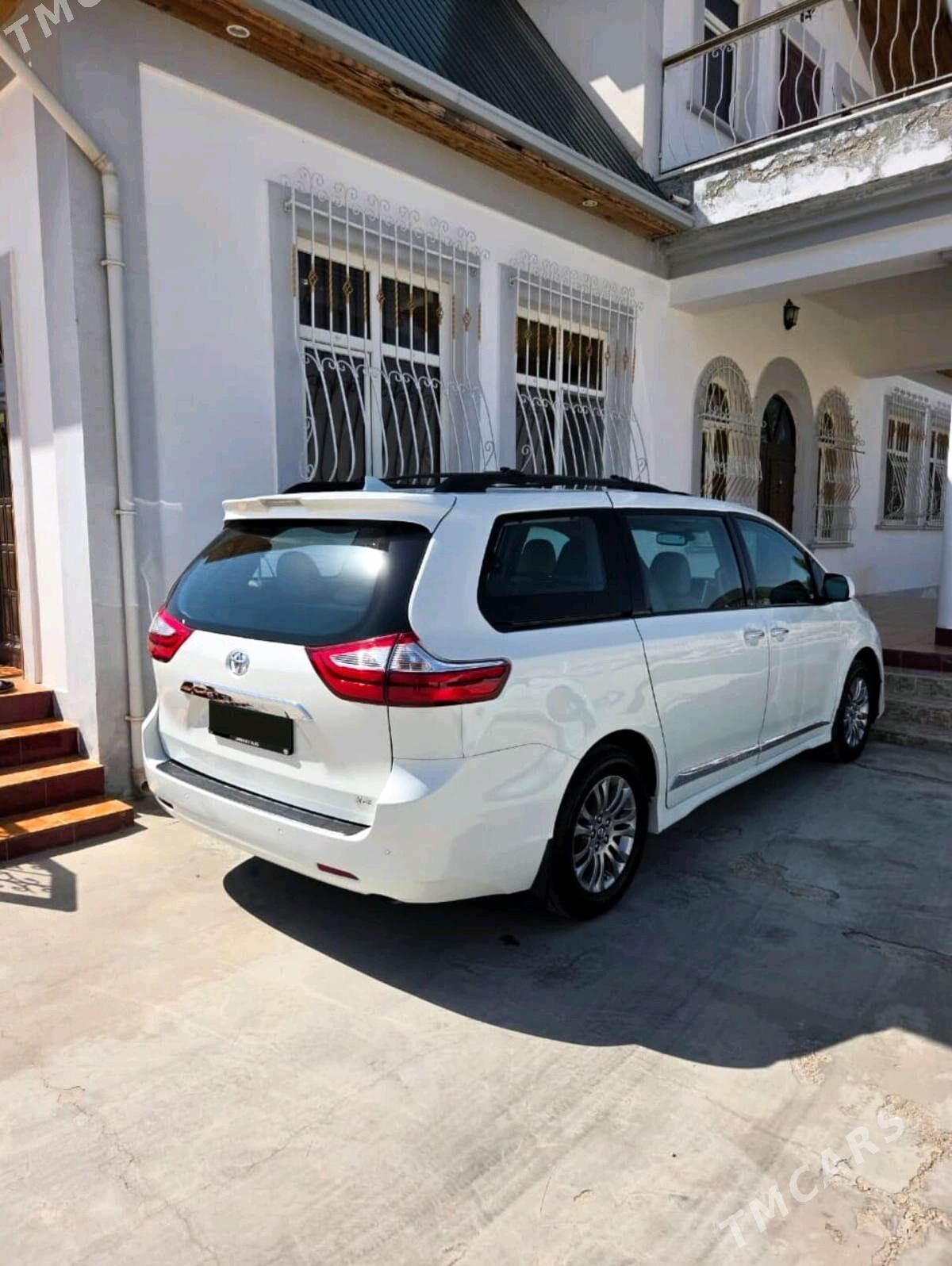 Toyota Sienna 2018 - 349 000 TMT - Ашхабад - img 5