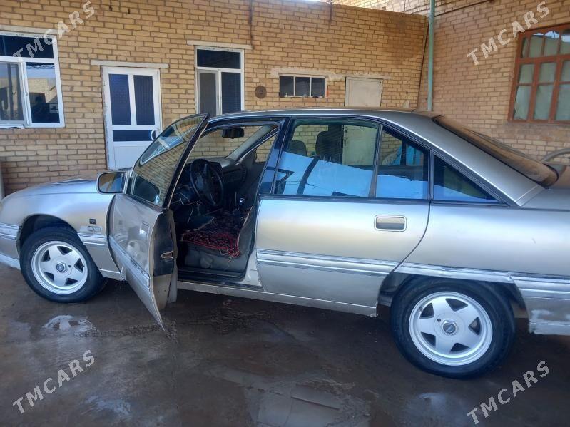 Opel Omega 1993 - 40 000 TMT - Дянев - img 3
