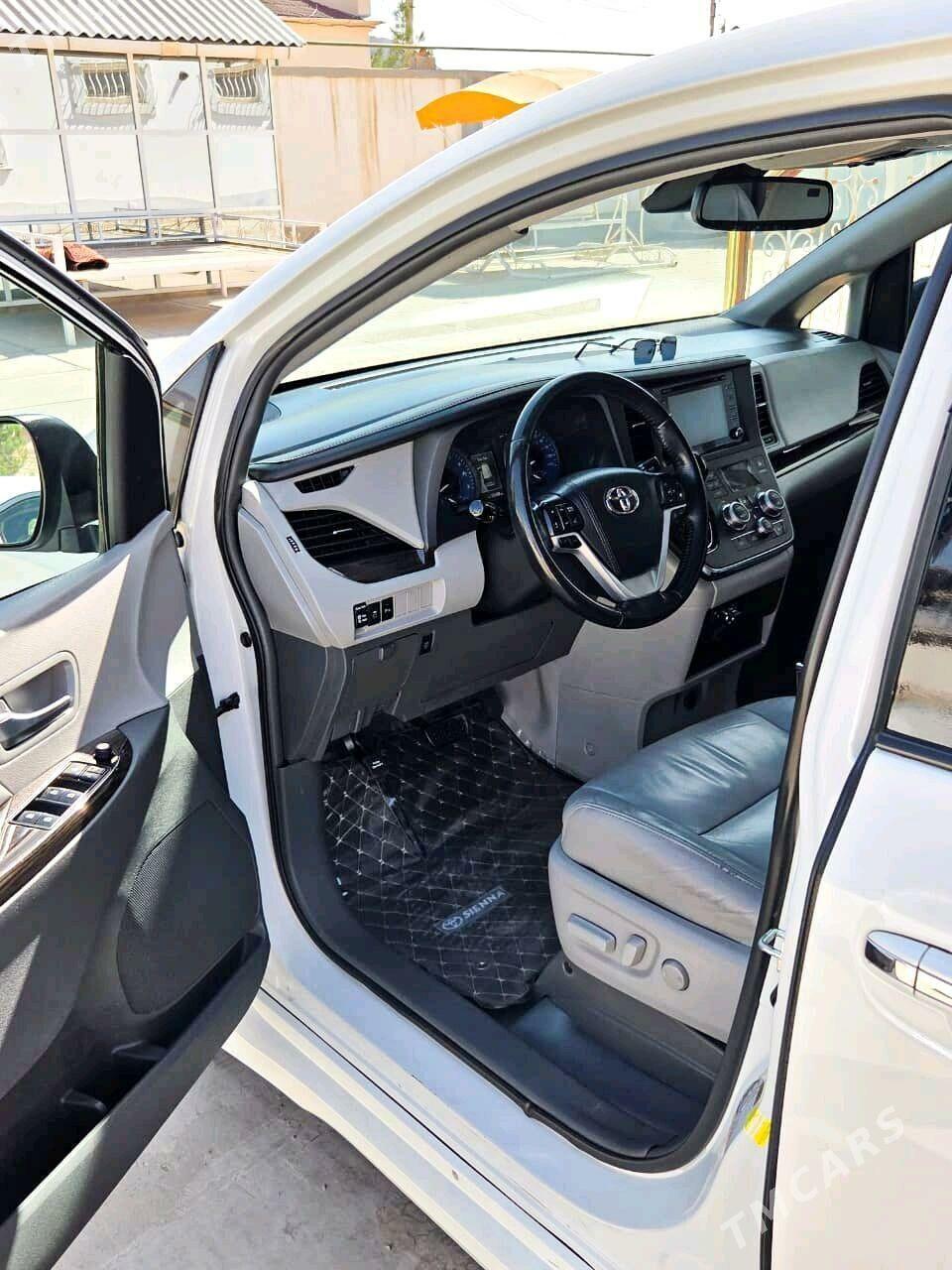 Toyota Sienna 2018 - 349 000 TMT - Ашхабад - img 9