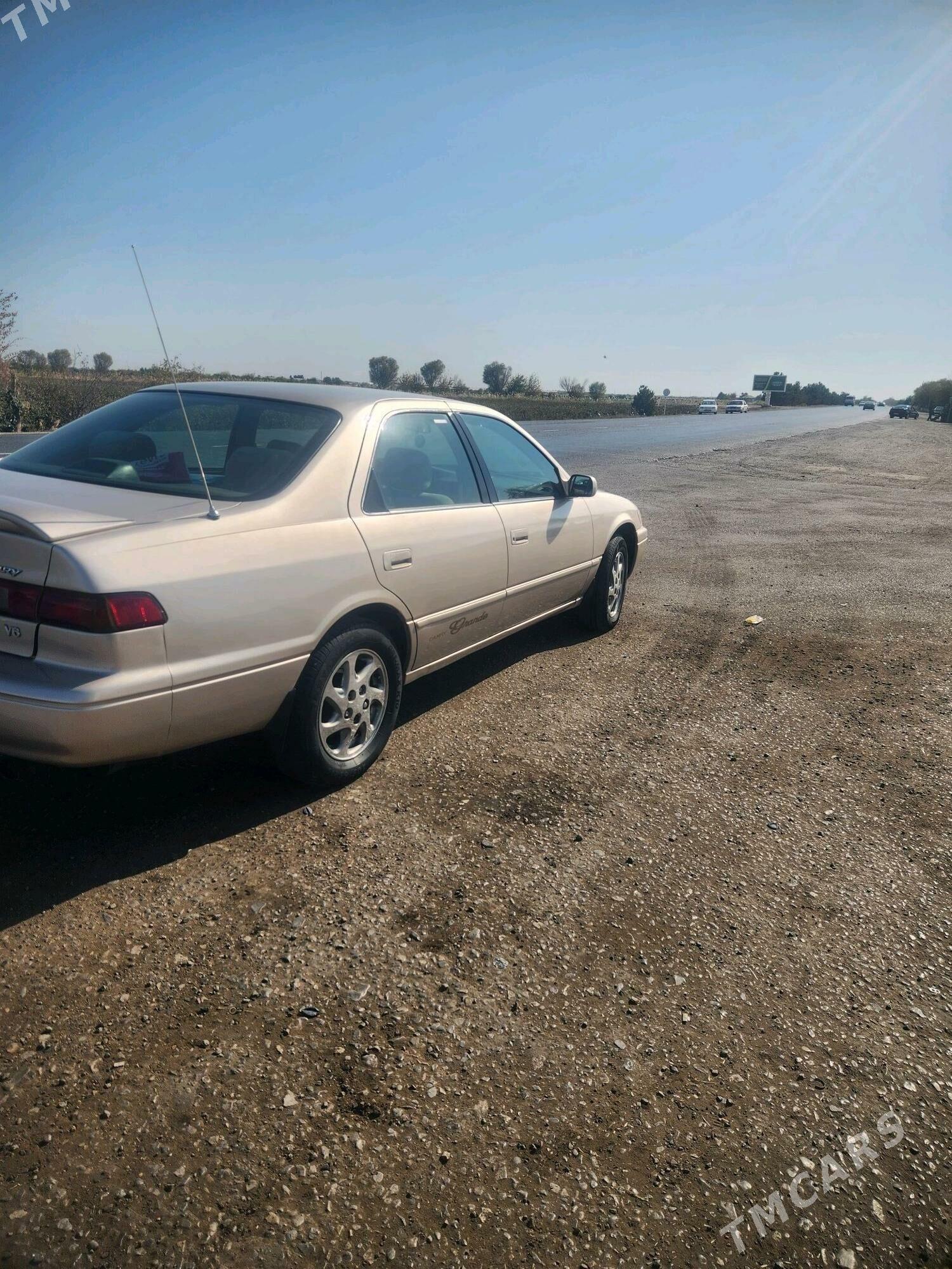 Toyota Camry 1997 - 159 000 TMT - Saýat - img 3