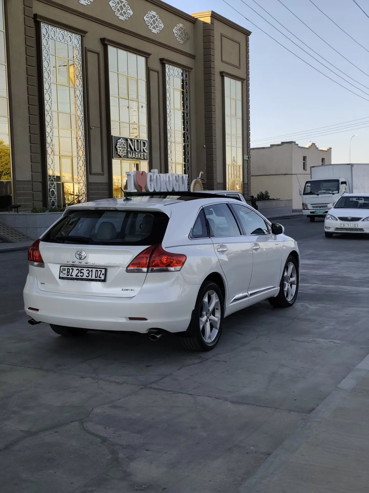 Toyota Venza 2010 - 221 000 TMT - Дашогуз - img 4