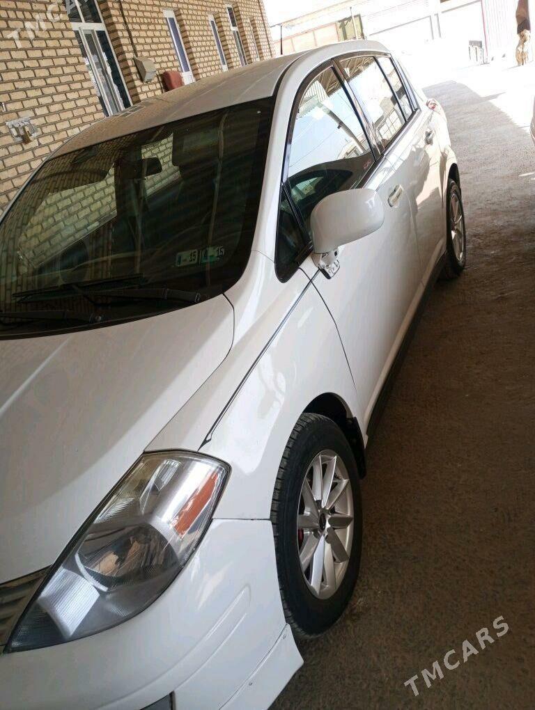 Nissan Versa 2010 - 100 000 TMT - Mary - img 2