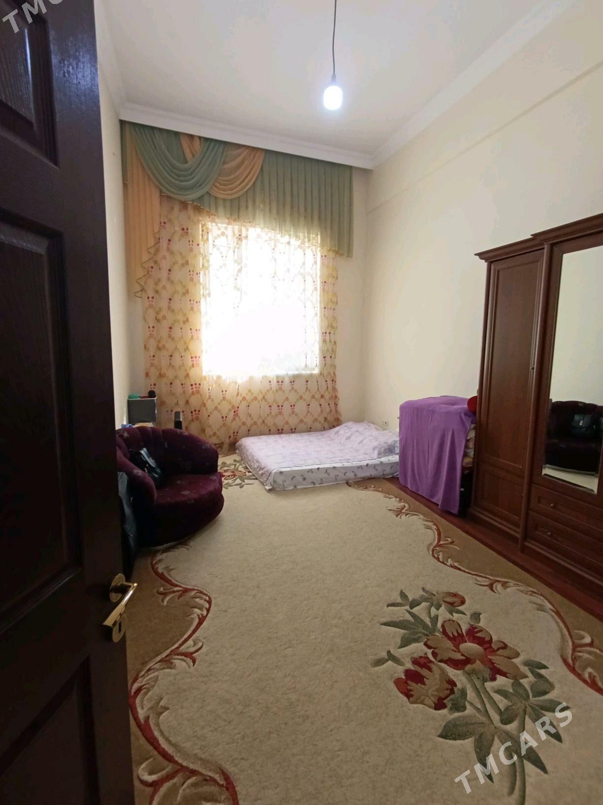 ПОДВОЙСКОГО 5-КОМН ЦЕНА:130 - Podwoýski köç. (Bitarap Türkmenistan şaýoly) - img 2