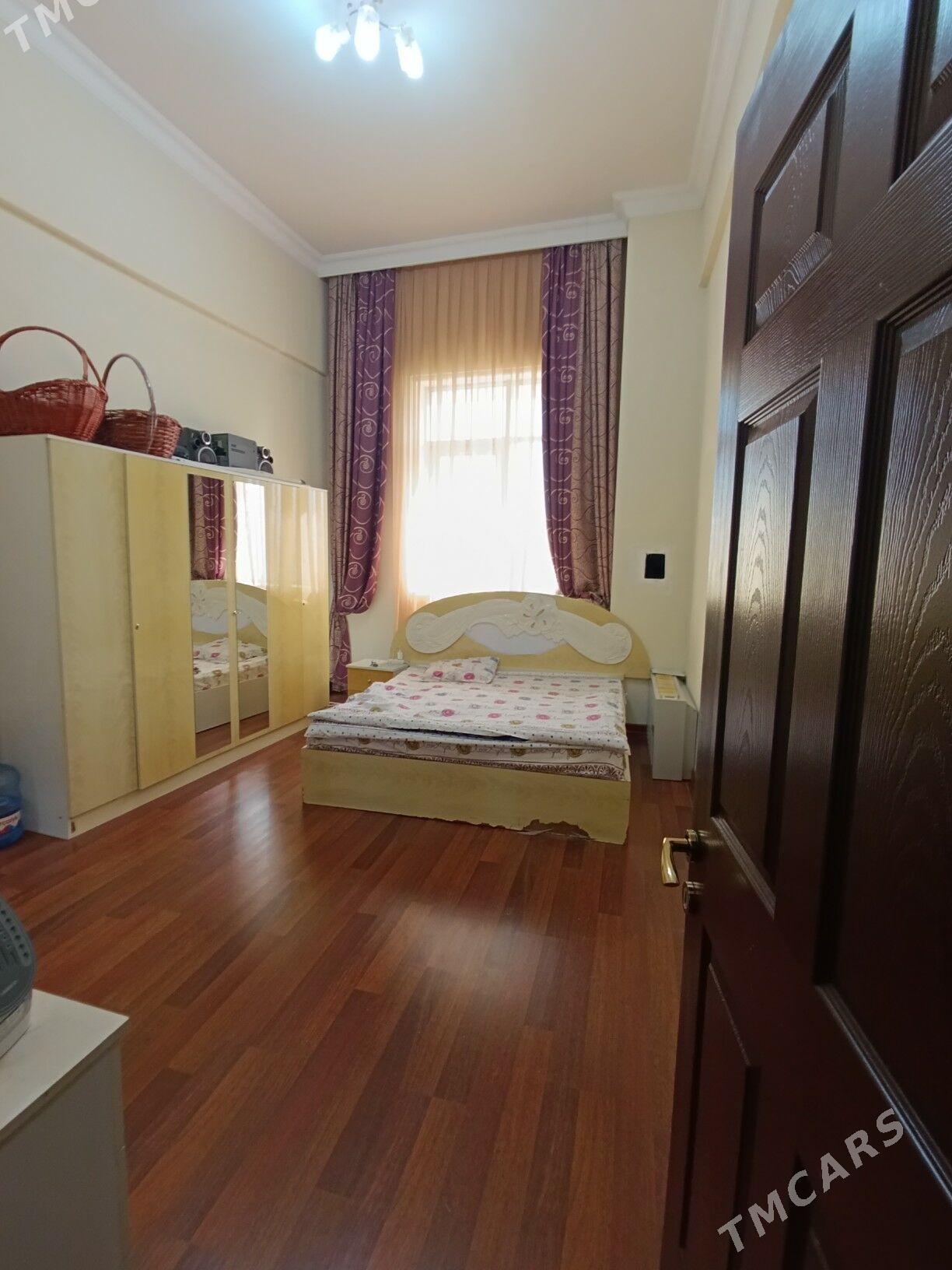 ПОДВОЙСКОГО 5-КОМН ЦЕНА:130 - Podwoýski köç. (Bitarap Türkmenistan şaýoly) - img 8