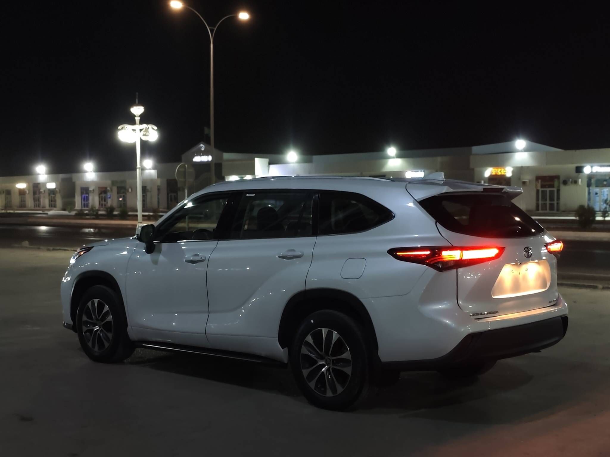 Toyota Highlander 2022 - 520 000 TMT - Aşgabat - img 9