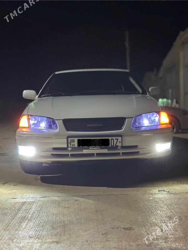 Toyota Camry 2000 - 200 000 TMT - Гурбансолтан Едже - img 5