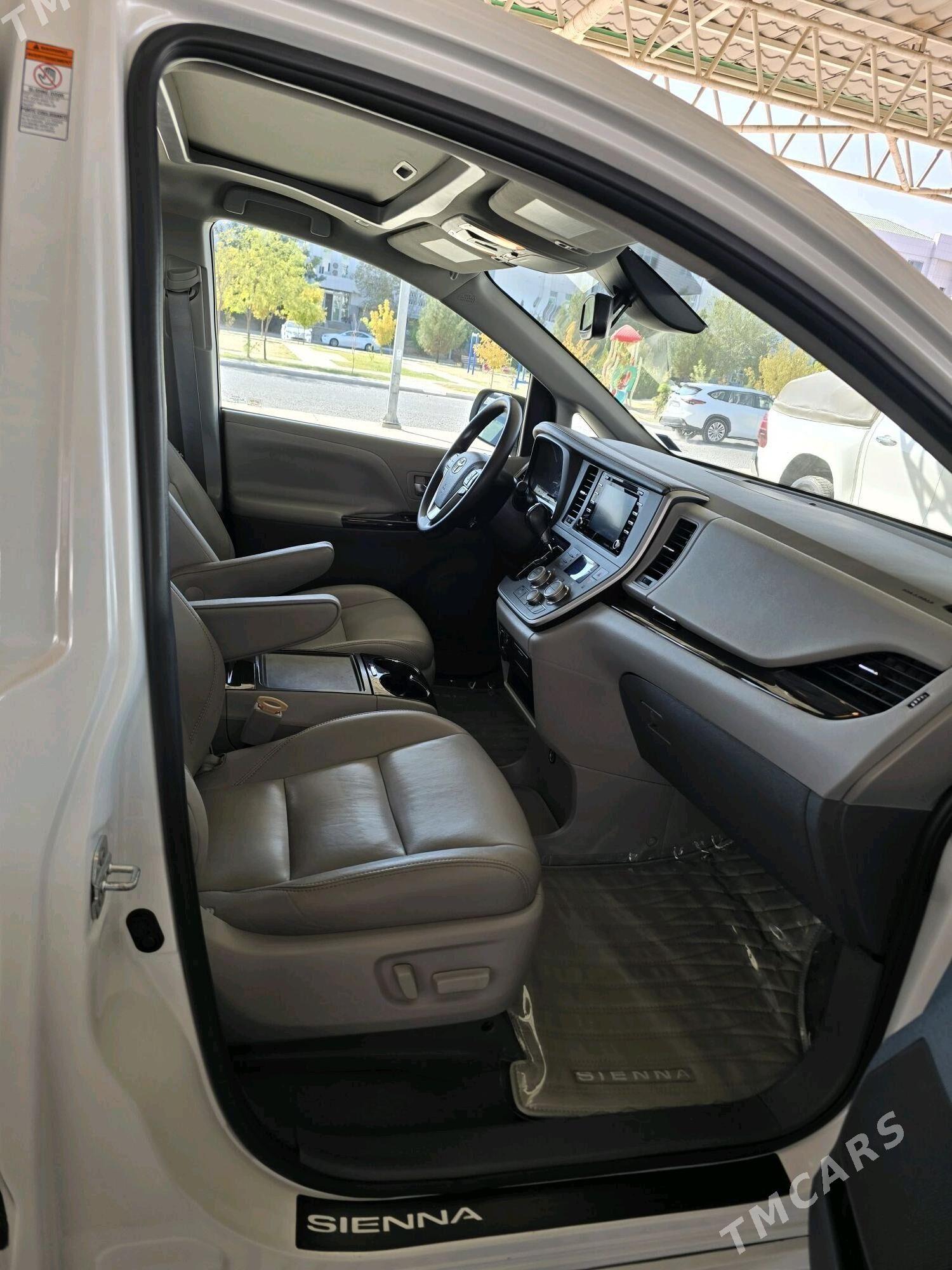 Toyota Sienna 2020 - 470 000 TMT - Гуртли - img 2