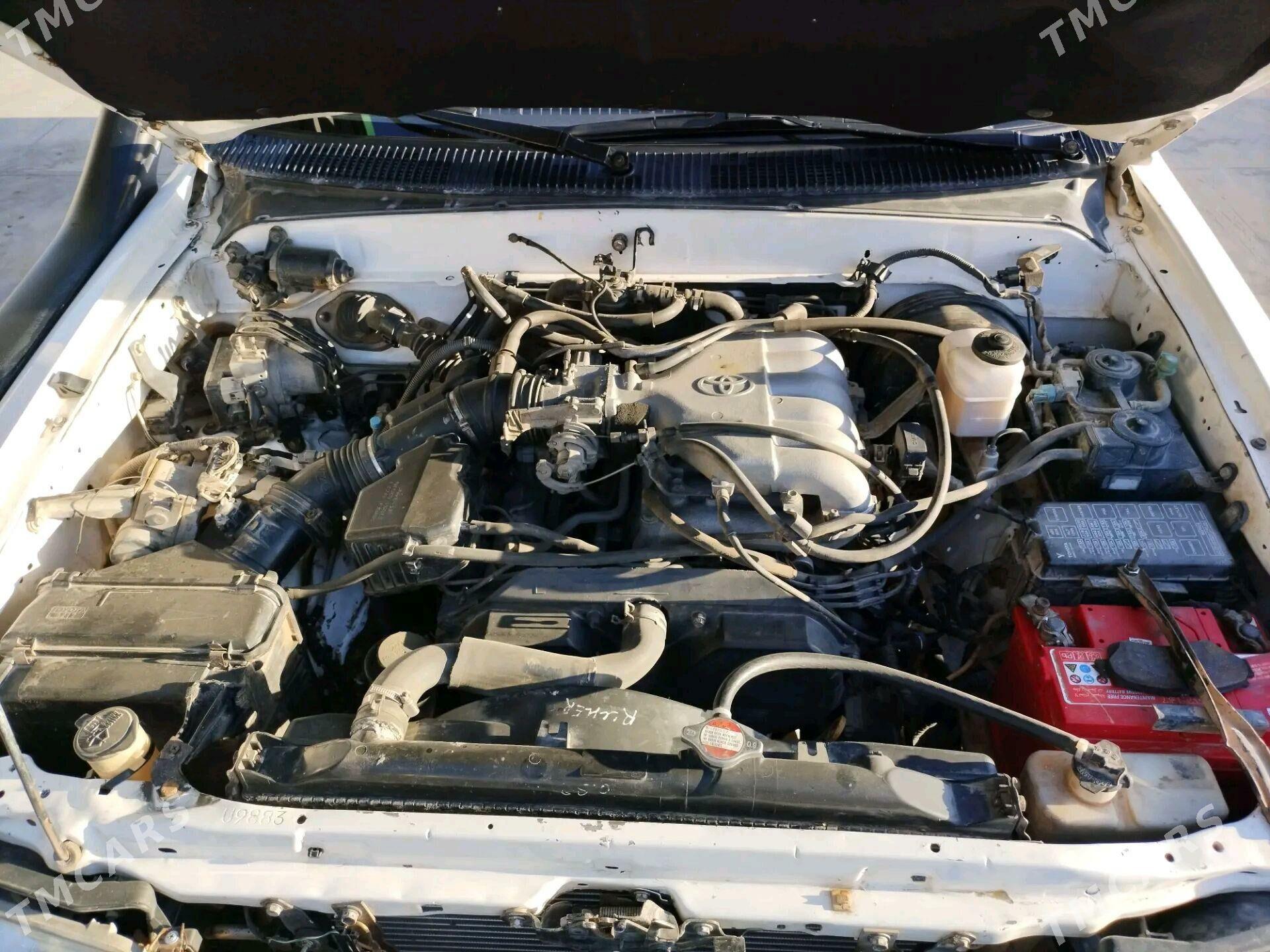 Toyota 4Runner 2000 - 140 000 TMT - Sarahs - img 8