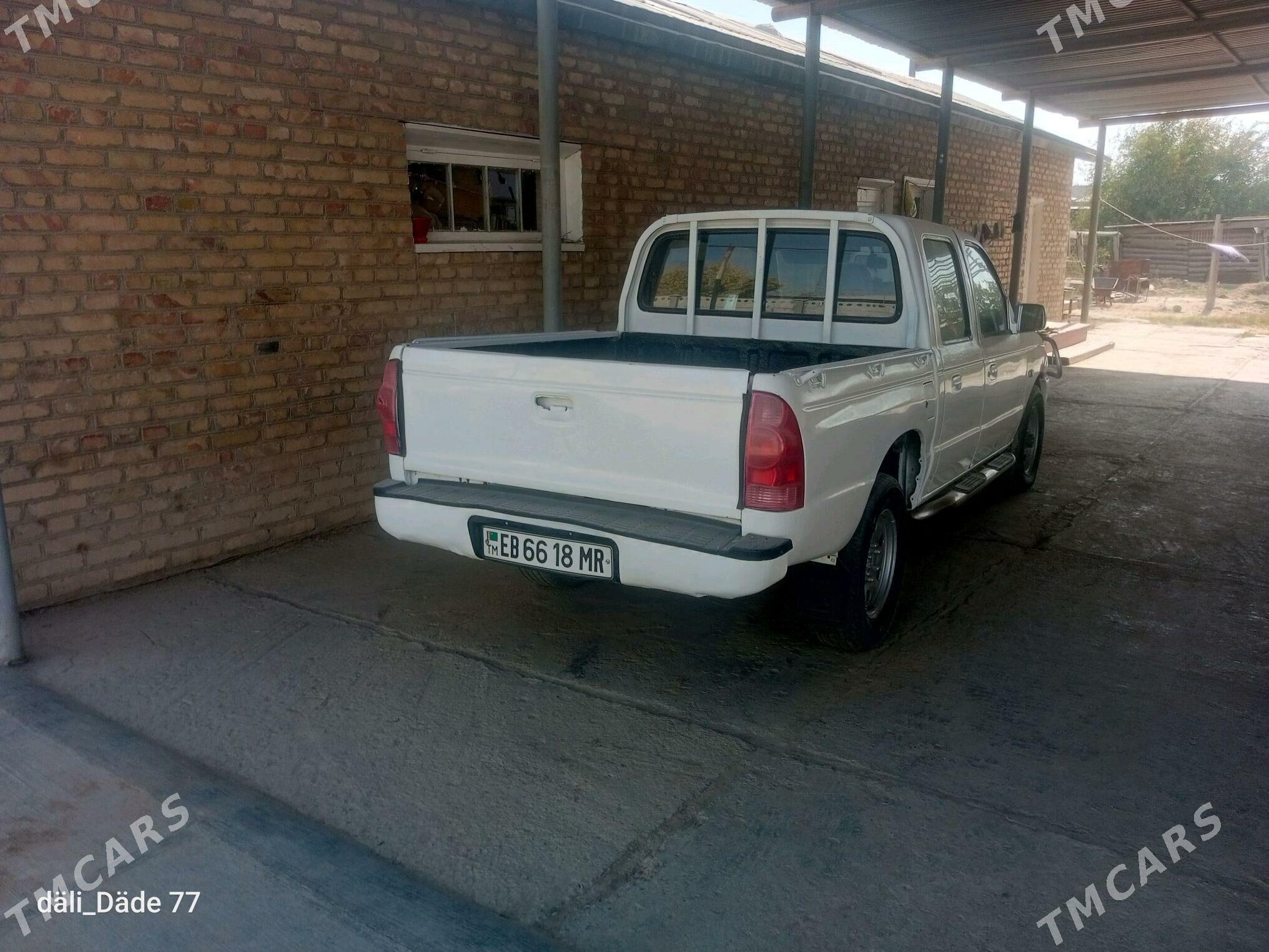 Toyota Hilux 2002 - 60 000 TMT - Sakarçäge - img 3