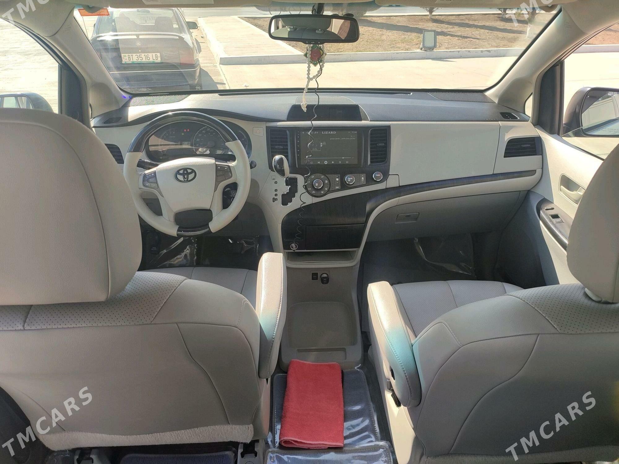 Toyota Sienna 2012 - 320 000 TMT - Туркменабат - img 10