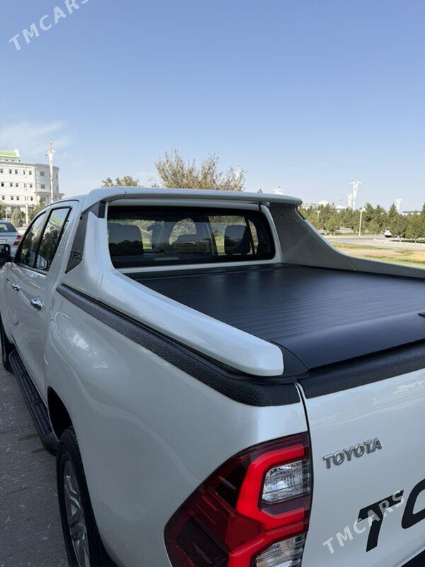 Toyota Hilux 2022 - 589 000 TMT - Aşgabat - img 7