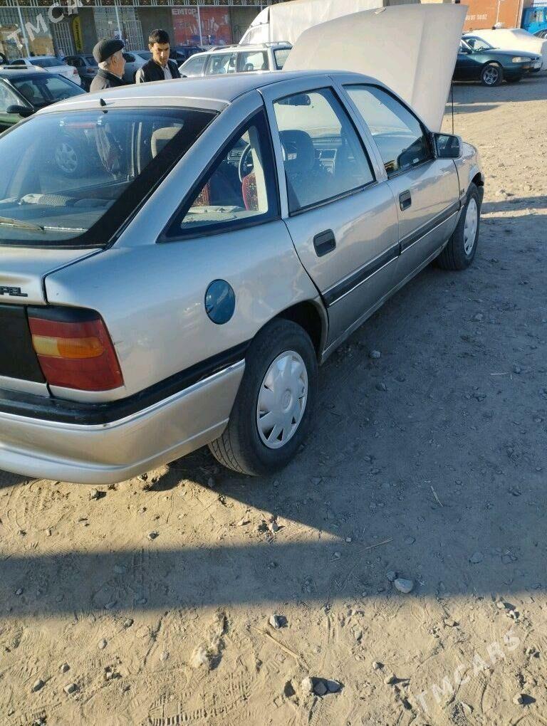 Opel Vectra 1992 - 27 000 TMT - Губадаг - img 4