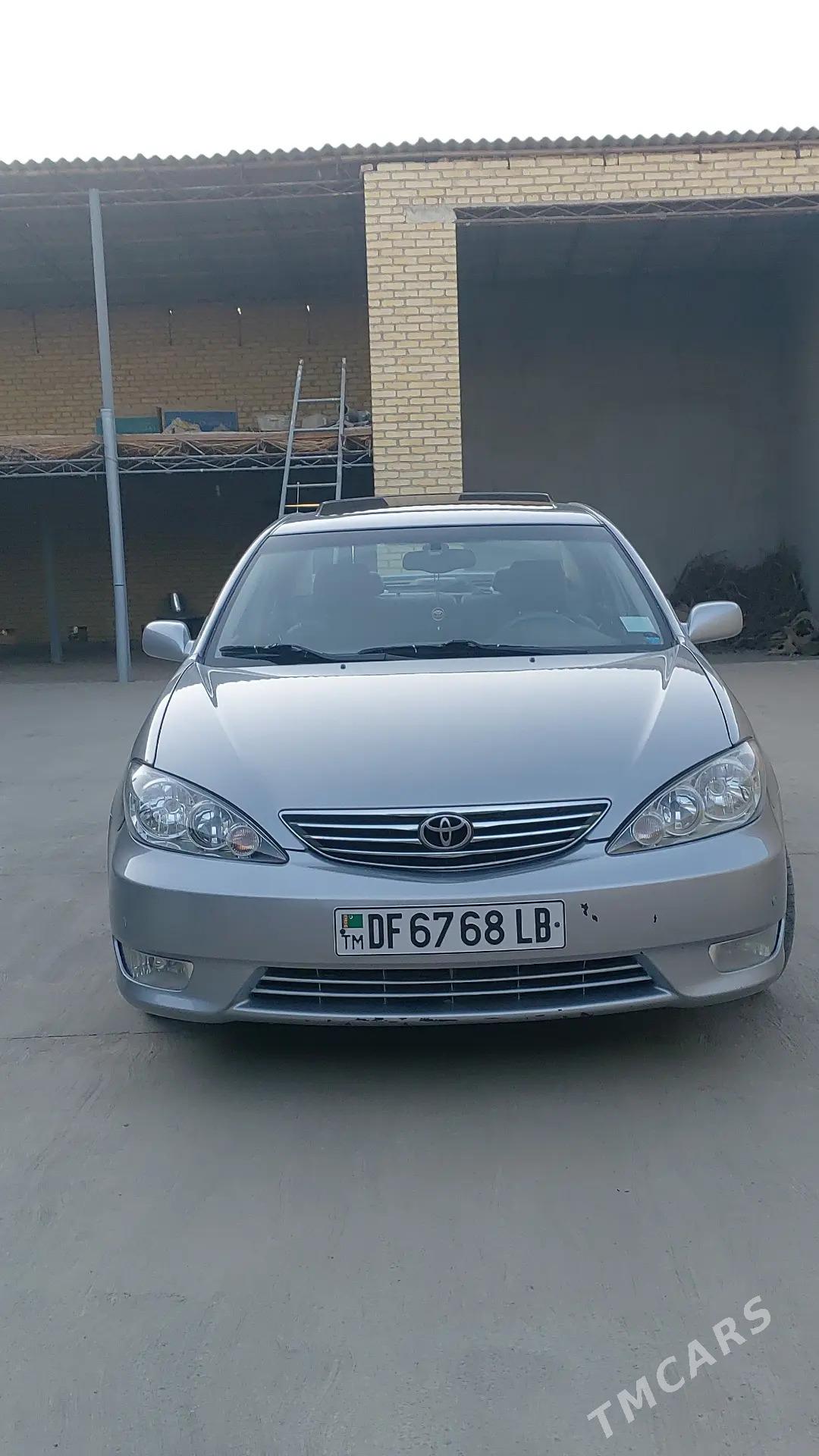 Toyota Camry 2002 - 200 000 TMT - Саят - img 1