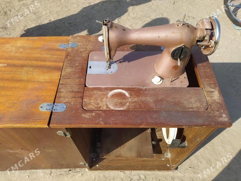 тикин машын - Гурбансолтан Едже - img 1