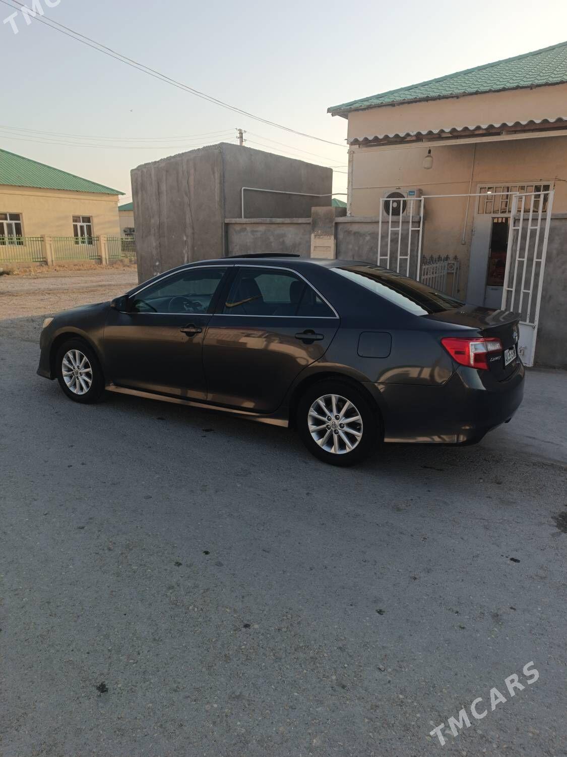 Toyota Camry 2012 - 200 000 TMT - Балканабат - img 2