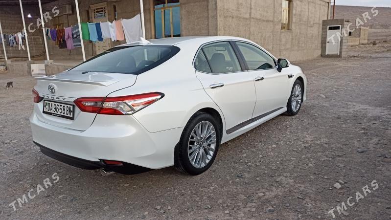 Toyota Camry 2018 - 280 000 TMT - Gyzylarbat - img 4