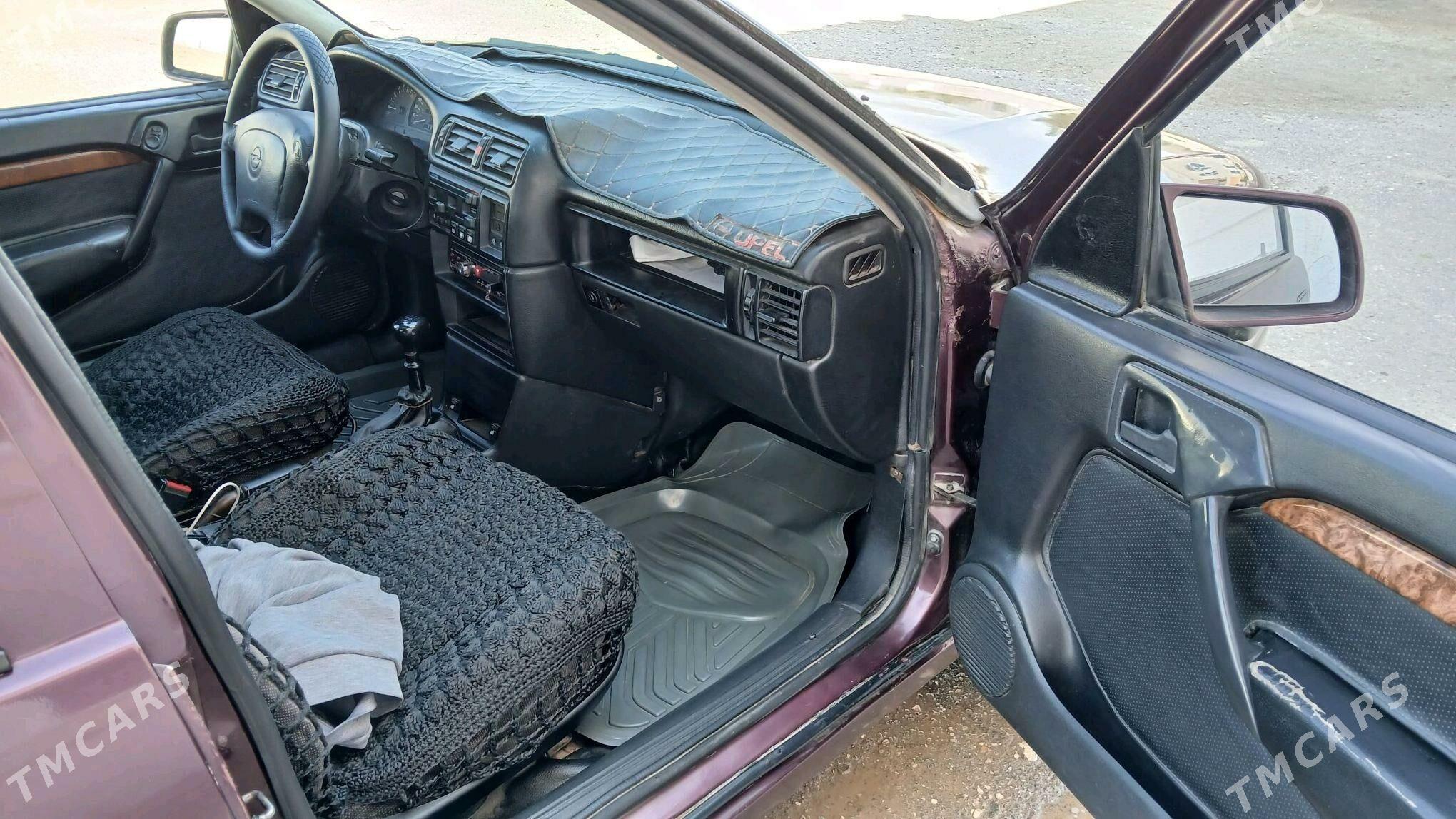 Opel Vectra 1992 - 28 000 TMT - Туркменбаши - img 8