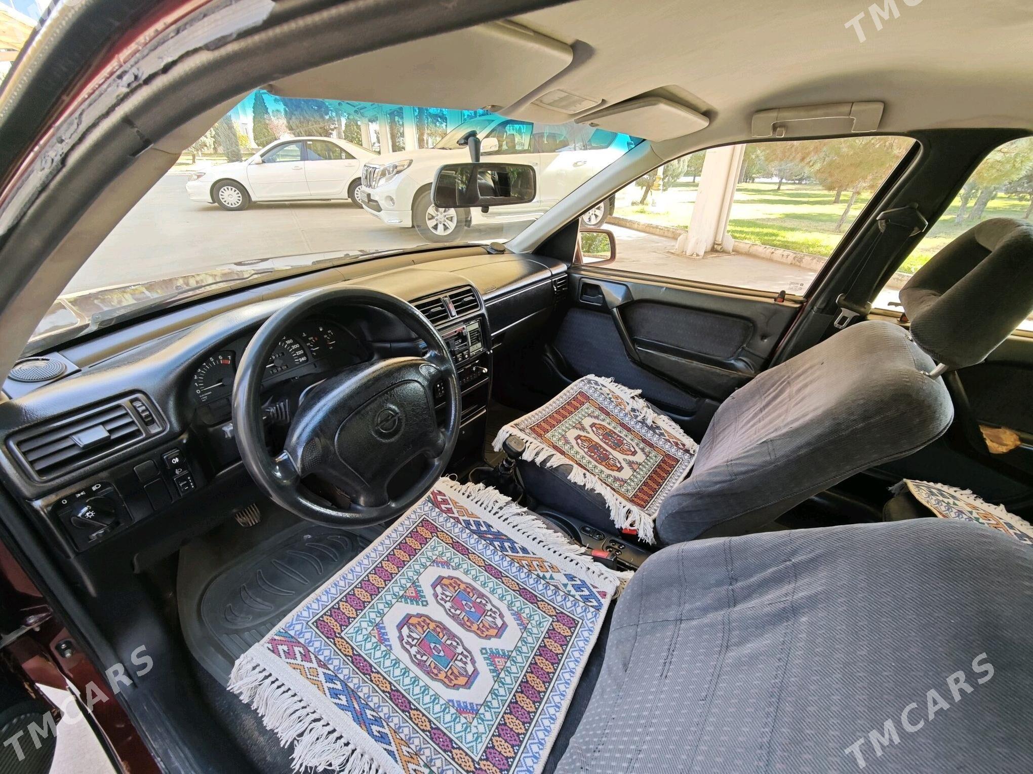 Opel Vectra 1995 - 50 000 TMT - Мары - img 4