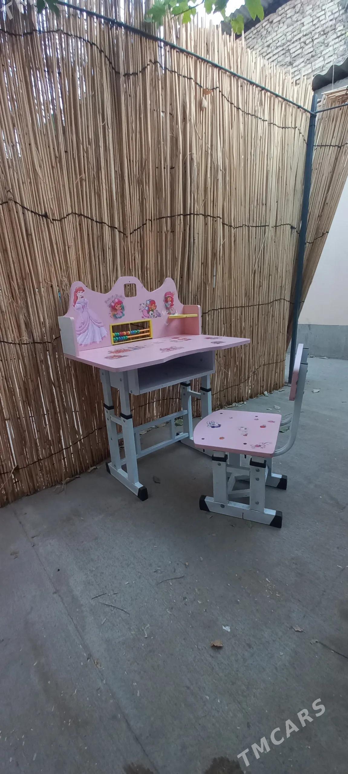 Детский столик и стул - Район ст. Аэропорта, ул. Гагарина - img 3