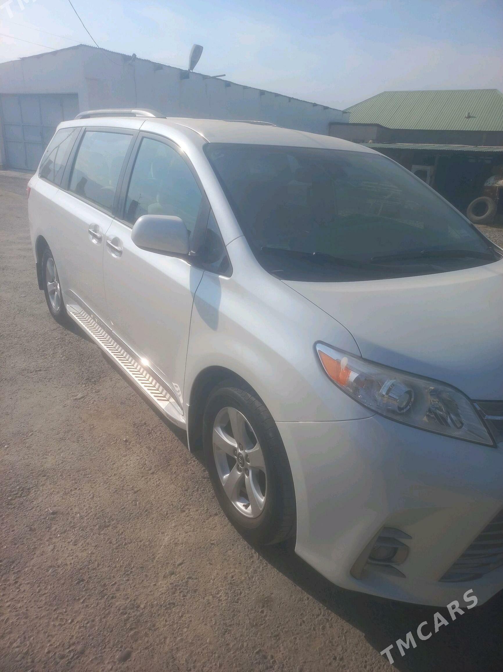 Toyota Sienna 2019 - 440 000 TMT - Büzmeýin - img 2