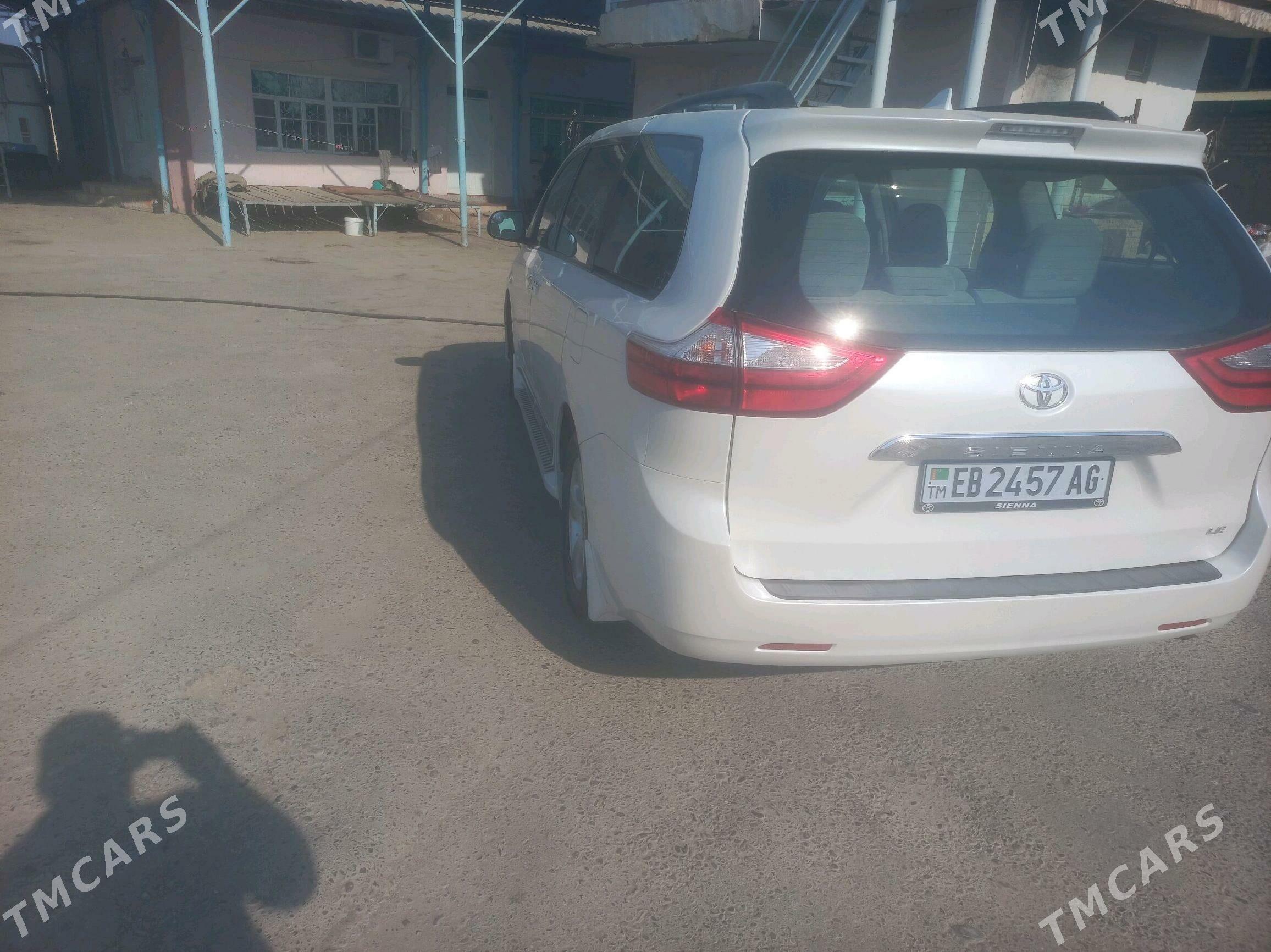 Toyota Sienna 2019 - 440 000 TMT - Büzmeýin - img 5