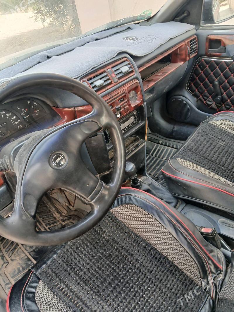 Opel Vectra 1990 - 25 000 TMT - Сакарчага - img 3