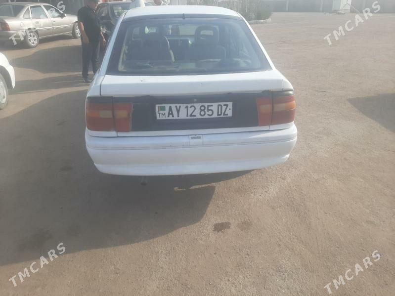 Opel Vectra 1990 - 30 000 TMT - Дашогуз - img 3