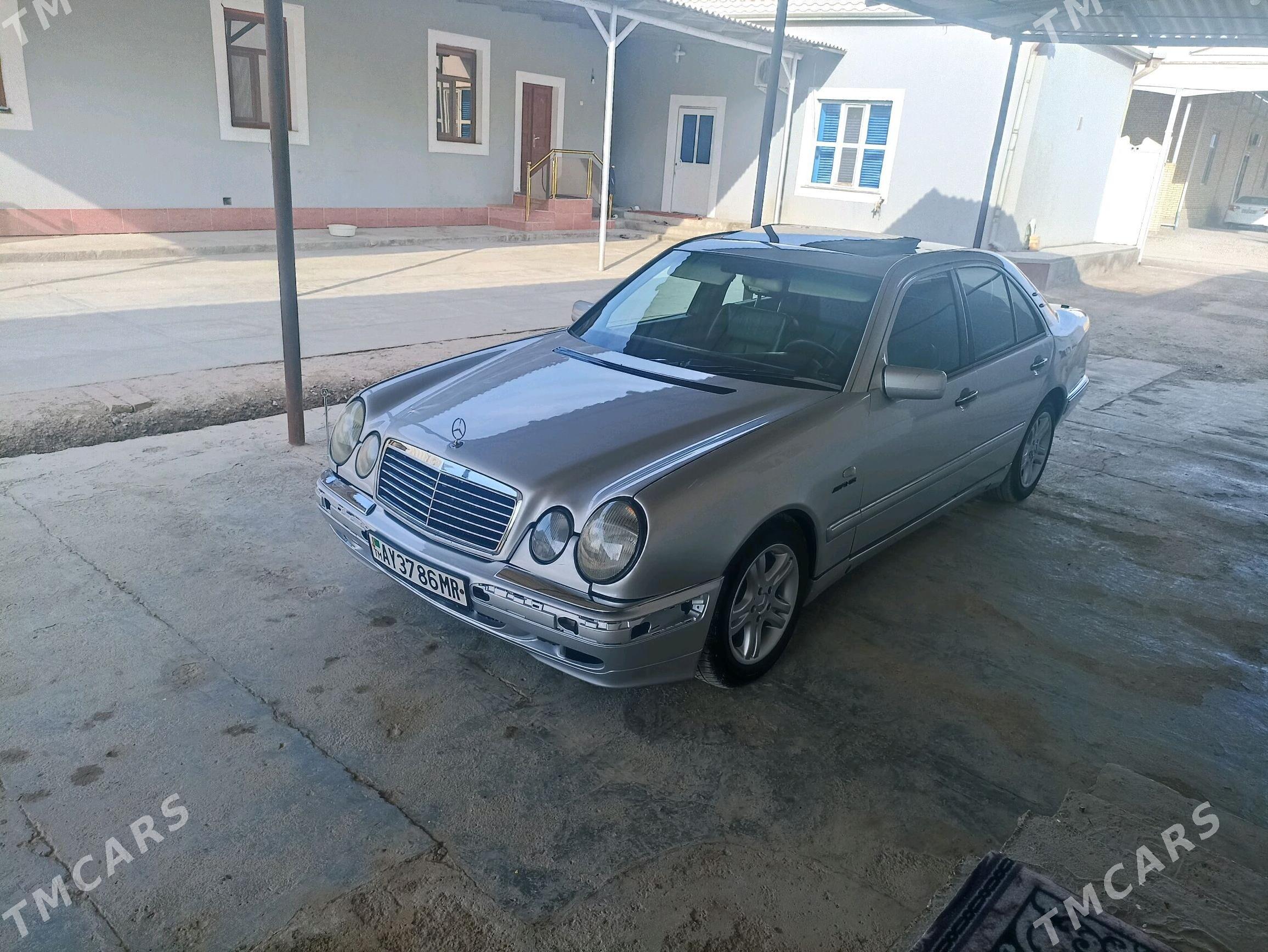 Mercedes-Benz E320 1997 - 89 000 TMT - Mary - img 10