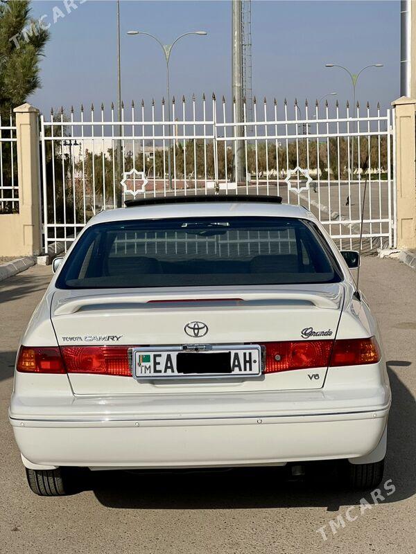 Toyota Camry 2001 - 195 000 TMT - Ёлётен - img 1