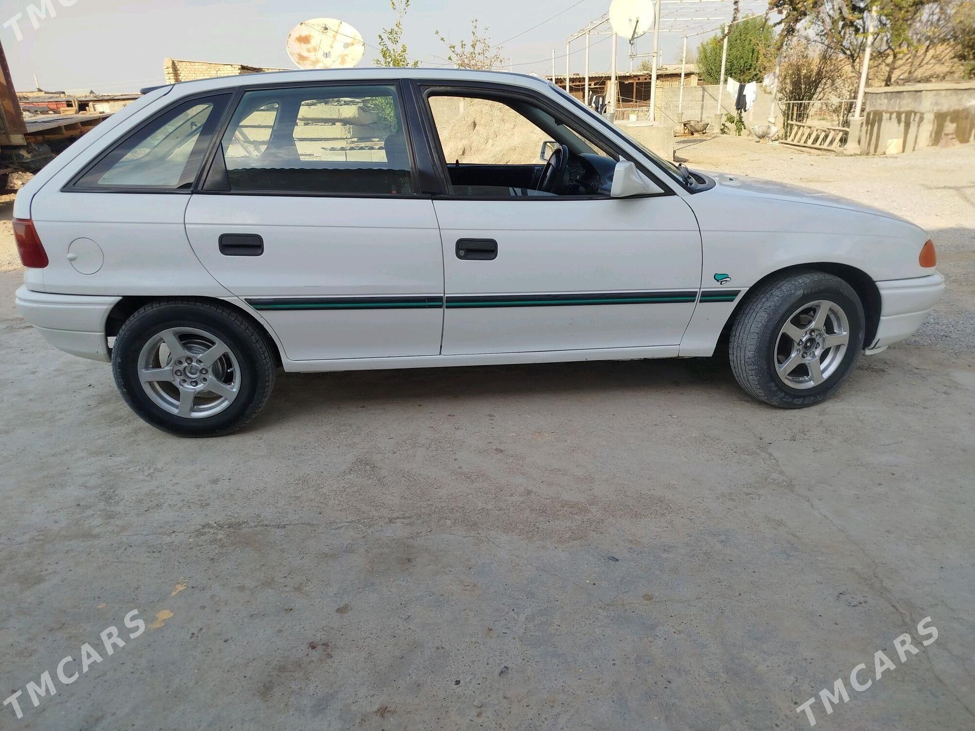 Opel Astra 1993 - 36 000 TMT - Кака - img 2