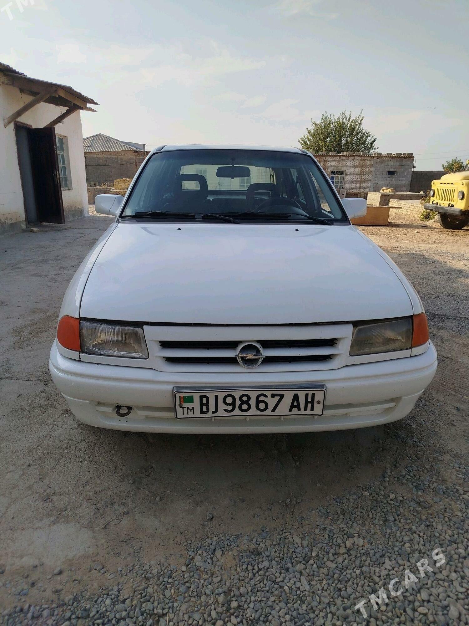 Opel Astra 1993 - 36 000 TMT - Кака - img 1