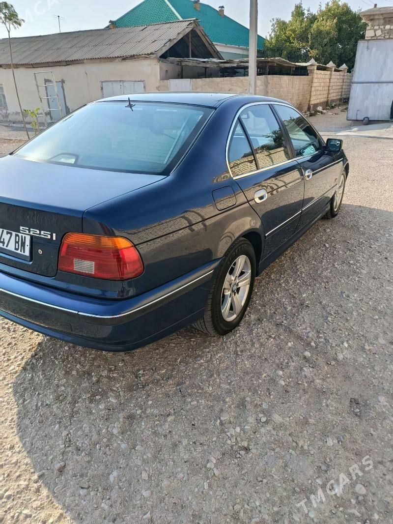 BMW E39 1999 - 100 000 TMT - Балканабат - img 4