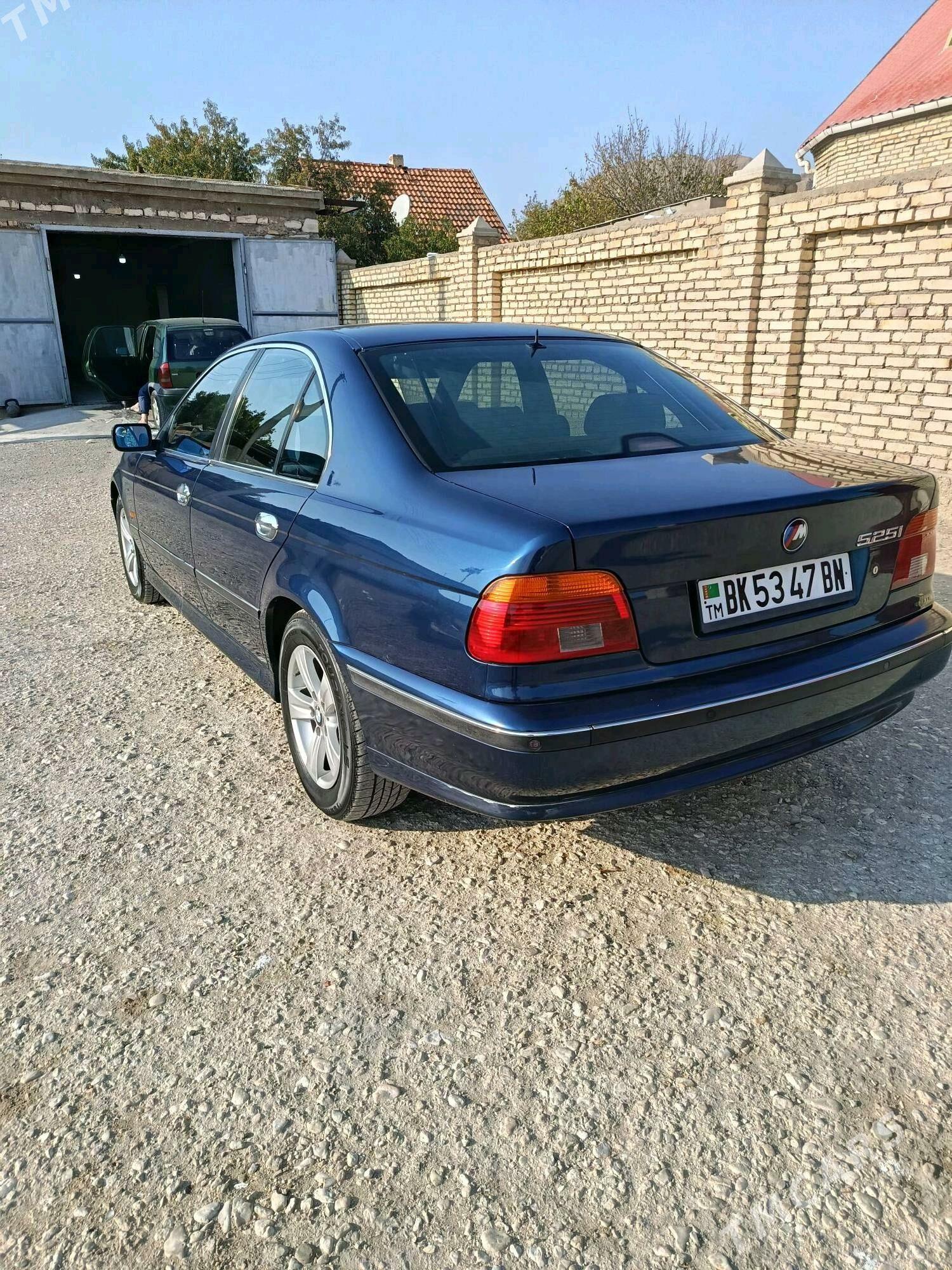 BMW E39 1999 - 100 000 TMT - Балканабат - img 6