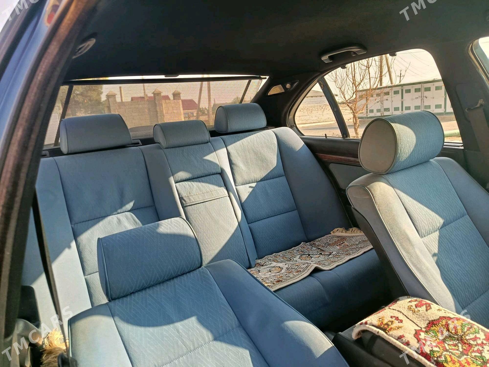 BMW E39 1999 - 100 000 TMT - Балканабат - img 2
