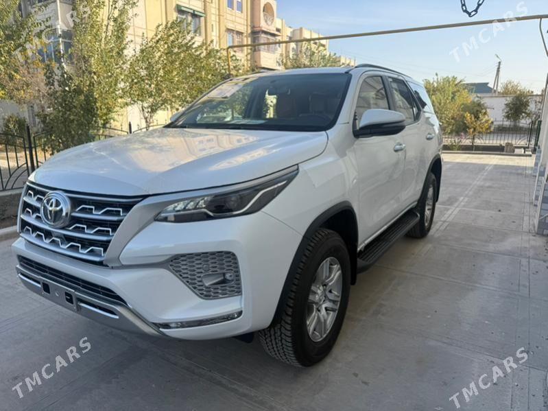 Toyota Fortuner 2025 - 690 000 TMT - Туркменабат - img 4