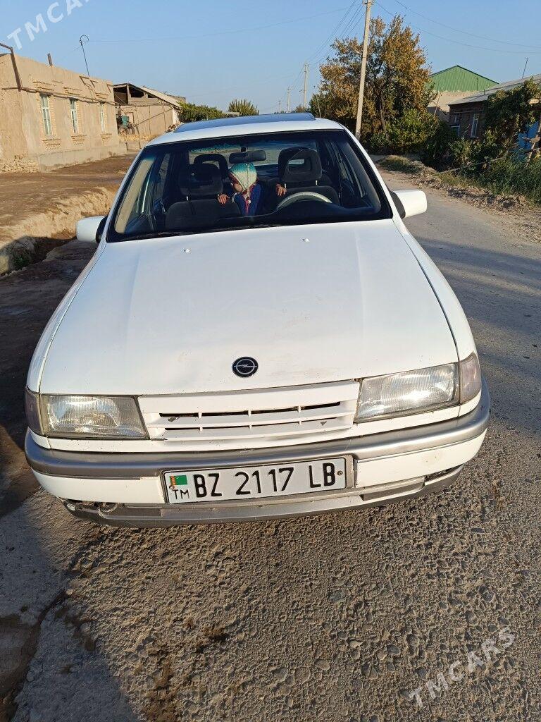 Opel Vectra 1990 - 38 000 TMT - Фарап - img 9