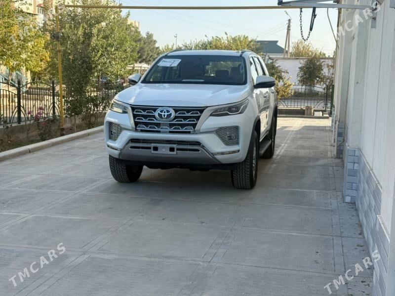 Toyota Fortuner 2025 - 690 000 TMT - Туркменабат - img 5