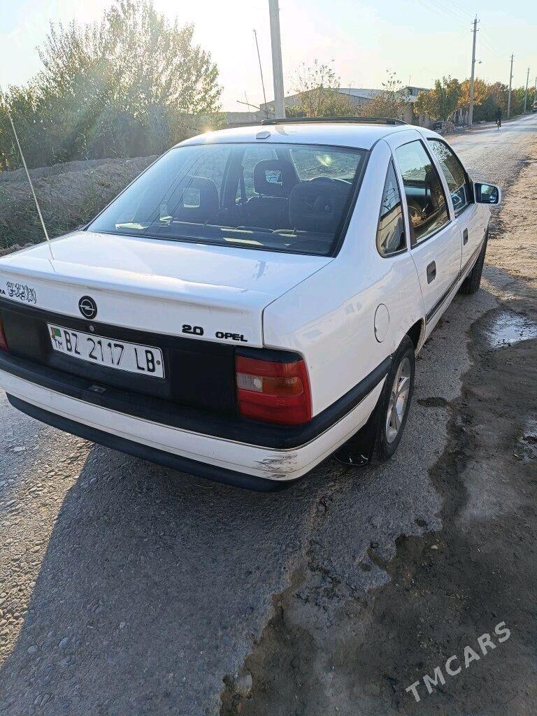 Opel Vectra 1990 - 38 000 TMT - Фарап - img 1
