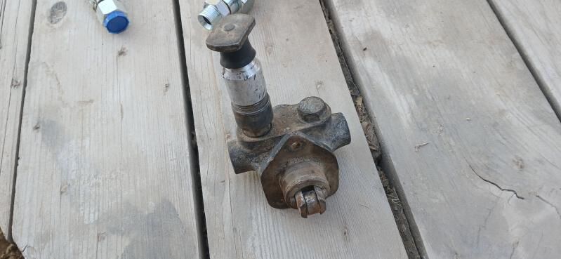 Traktoryn topulnoy podkackasy 100 TMT - Чарджоу - img 1