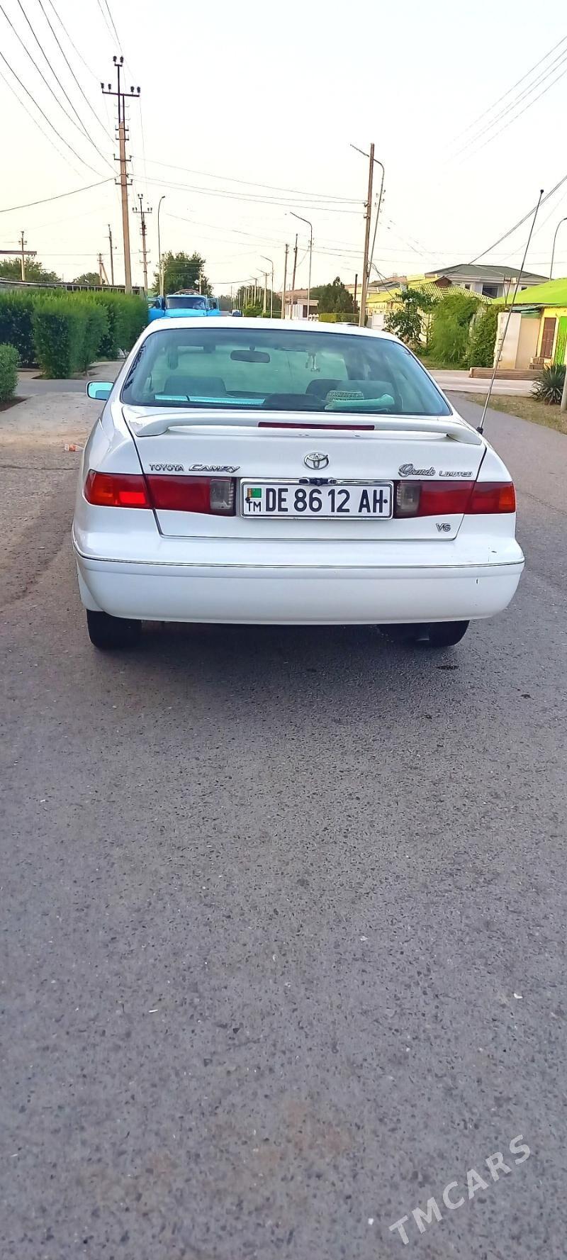 Toyota Camry 2000 - 145 000 TMT - Теджен - img 4