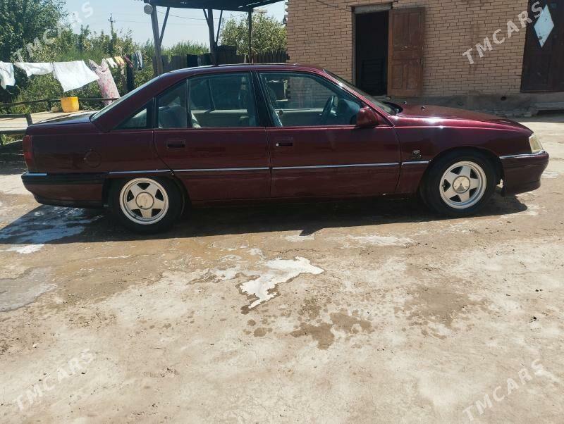 Opel Omega 1991 - 22 000 TMT - Фарап - img 1