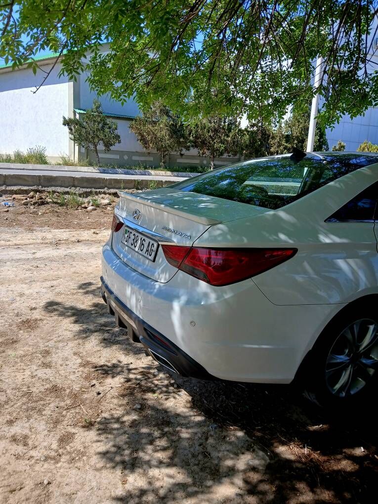 Hyundai Sonata 2010 - 175 000 TMT - Бузмеин - img 10